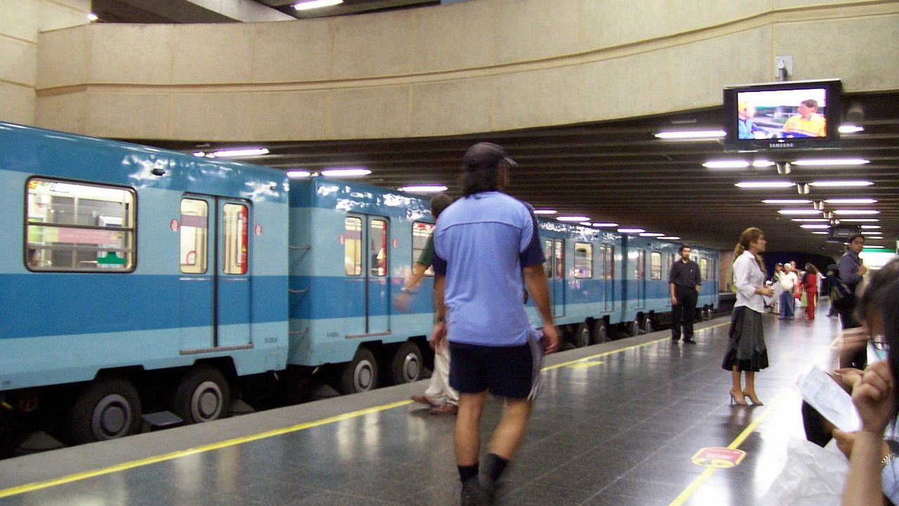 Metro De Santiago De Chile Red Lineas Horarios Y Seguridad